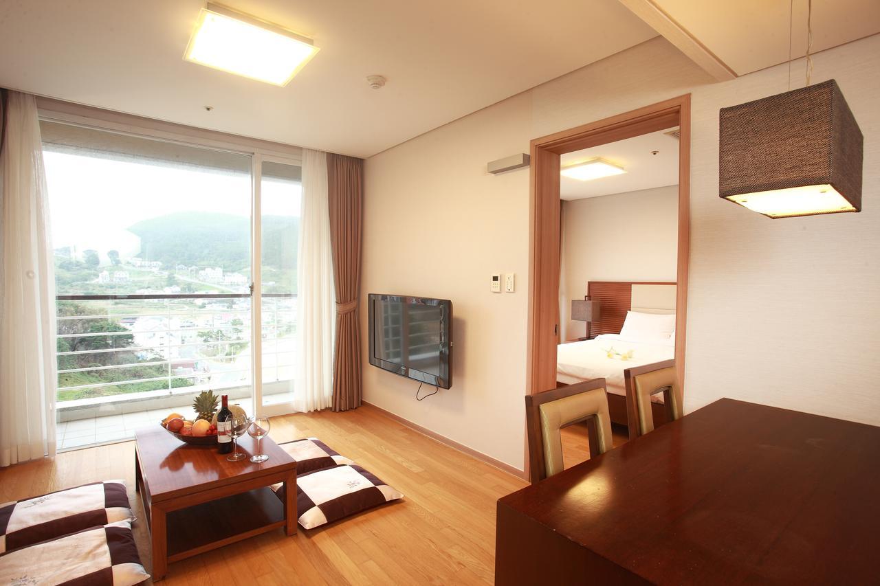 Hotel Riviera Geoje Bagian luar foto
