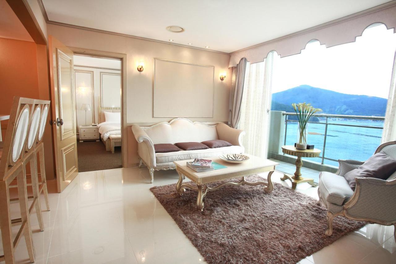 Hotel Riviera Geoje Bagian luar foto
