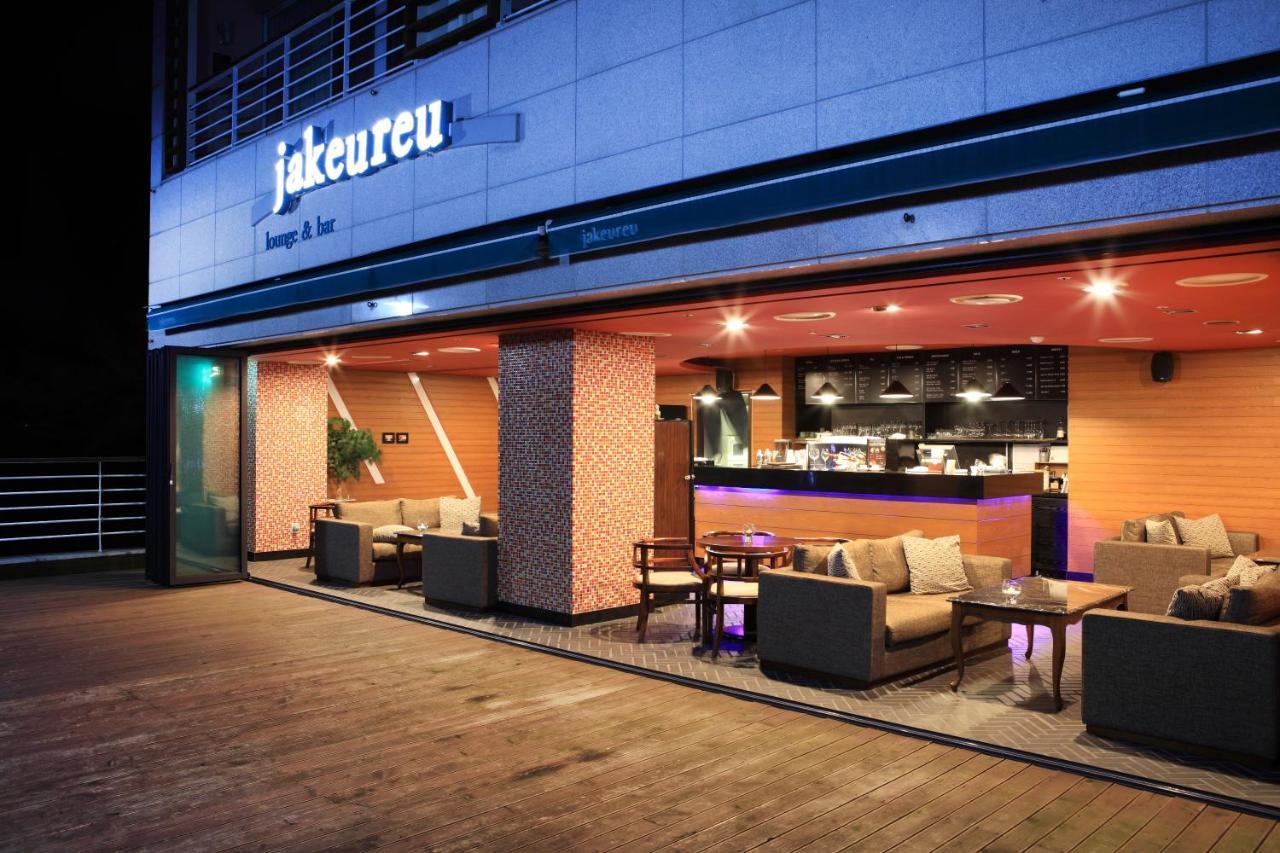 Hotel Riviera Geoje Bagian luar foto